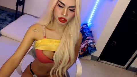Snapshot of angelic_face_808 chatting on 06/14/26, 11:40 DIVINE ANGEL online show from 06/14/26, 11:40