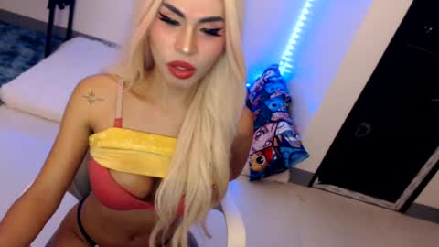 Snapshot of angelic_face_808 chatting on 06/17/26, 03:42 DIVINE ANGEL online show from 06/17/26, 03:42