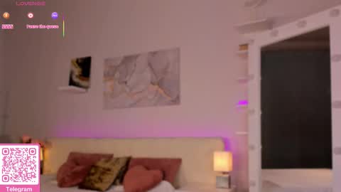 Snapshot of angelic_pricess chatting on 03/10/26, 01:21 Emma online show from 03/10/26, 01:21