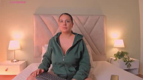 Angelica Cross online show from 02/01/26, 12:04