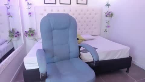 Snapshot of angelica_rolon chatting on 06/17/26, 08:10 angelica_rolon online show from 06/17/26, 08:10