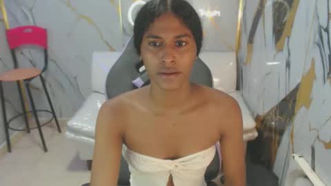 Snapshot of angelica_sexy1 chatting on 10/21/25, 07:25 angelica_sexy1 online show from 10/21/25, 07:25
