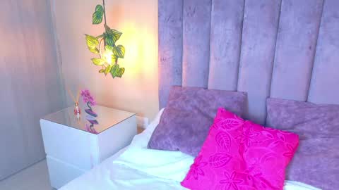 angelicaa_garcia online show from 04/17/26, 11:57