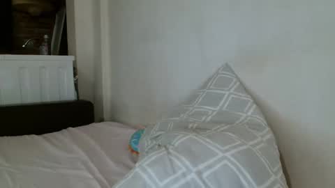 Angela online show from 02/05/25, 06:26