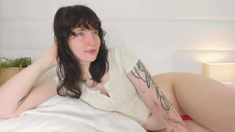 Angelic online show from 05/17/26, 01:47