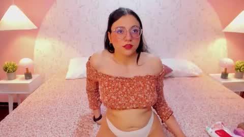 Snapshot of angelie_rosebrm chatting on 02/28/26, 12:44 Angelica online show from 02/28/26, 12:44