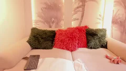 Snapshot of angelierose_ chatting on 07/25/26, 01:19 Angelie Rose online show from 07/25/26, 01:19
