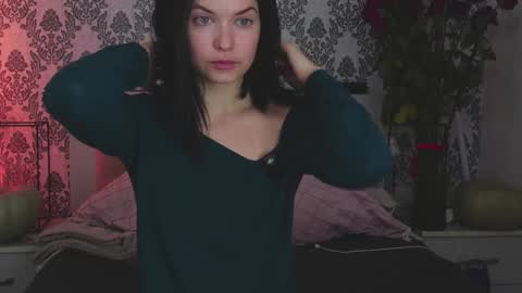 Angelika Rouge online show from 12/19/25, 07:48