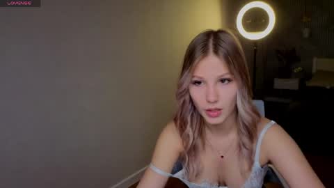 Snapshot of angelina_becker chatting on 05/30/26, 01:03 Angelina online show from 05/30/26, 01:03