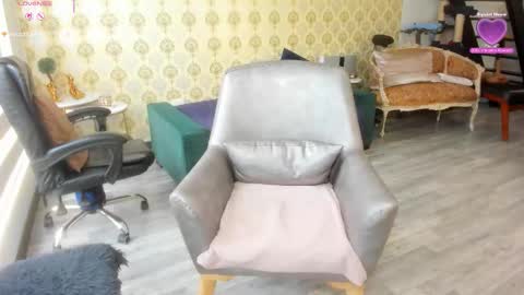 angelina_class_7 online show from 10/27/25, 02:43