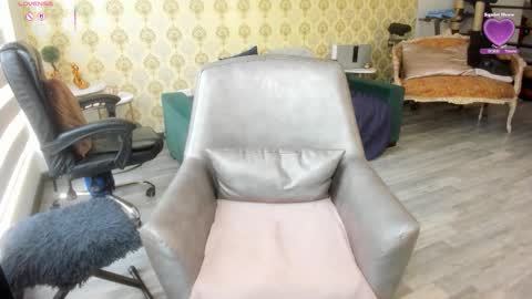 angelina_class_7 online show from 10/30/25, 03:35