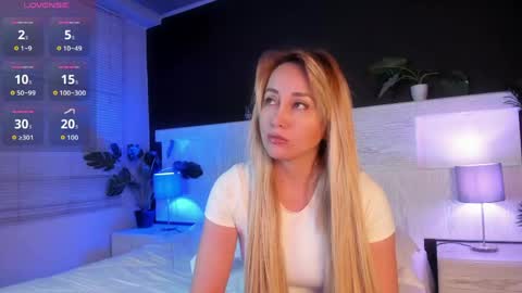 Snapshot of angelina_hilton chatting on 06/08/26, 11:54 angelina_hilton online show from 06/08/26, 11:54
