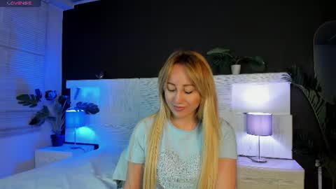 Snapshot of angelina_hilton chatting on 06/30/26, 11:44 angelina_hilton online show from 06/30/26, 11:44