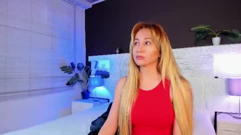 Snapshot of angelina_hilton chatting on 07/06/26, 01:08 angelina_hilton online show from 07/06/26, 01:08