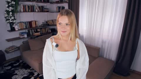 Snapshot of angelinahass chatting on 03/28/26, 08:58 Alice WOW online show from 03/28/26, 08:58