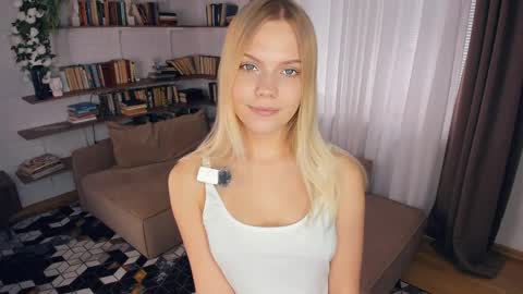 Snapshot of angelinahass chatting on 04/09/26, 08:09 Alice WOW online show from 04/09/26, 08:09