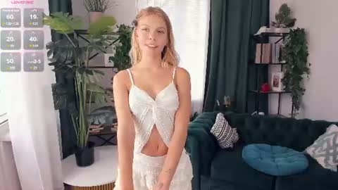 Alice WOW online show from 08/08/26, 08:49