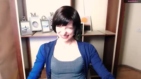 Angelina online show from 10/28/25, 07:23