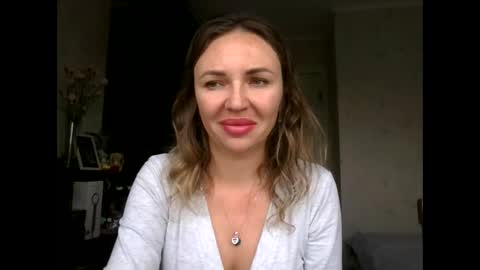 angelinalove28 online show from 10/12/25, 07:29