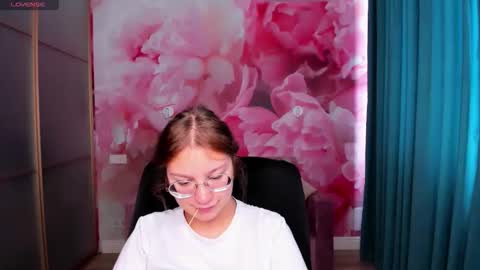 AngelinaLow online show from 09/28/25, 11:26