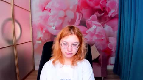 AngelinaLow online show from 12/21/25, 06:42