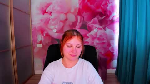 AngelinaLow online show from 05/05/26, 11:29