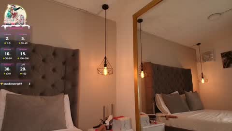 Snapshot of angelinarosss_ chatting on 12/19/24, 04:46 online show from 12/19/24, 04:46