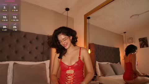 Snapshot of angelinarosss_ chatting on 01/29/25, 05:13 online show from 01/29/25, 05:13