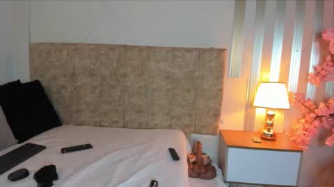 angelinarouse_ online show from 12/21/25, 03:57