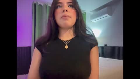 Angelina Weiss online show from 04/05/26, 11:13