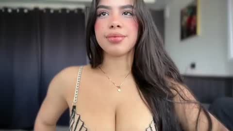 Snapshot of angelinav7 chatting on 07/17/26, 07:08 Angelina Weiss online show from 07/17/26, 07:08