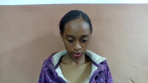 Snapshot of angeline221173 chatting on 07/19/26, 07:12 angeline221173 online show from 07/19/26, 07:12