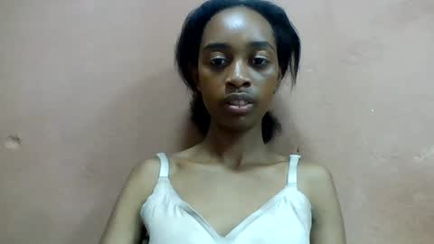 Snapshot of angeline221173 chatting on 07/26/26, 07:54 angeline221173 online show from 07/26/26, 07:54