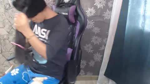 angela online show from 04/12/26, 05:07