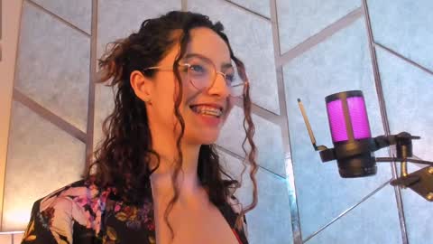 Angel online show from 02/06/25, 10:10