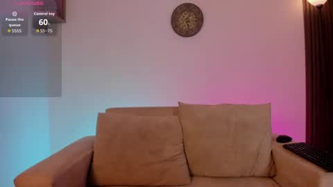 Snapshot of angell_eyez chatting on 07/14/26, 12:33 angell online show from 07/14/26, 12:33
