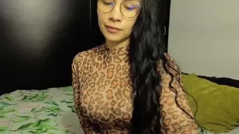  ANGELA ISABELLA  online show from 10/24/25, 11:45