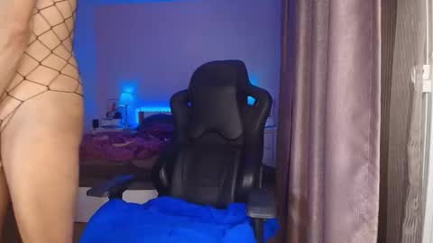 Snapshot of angellarcutie chatting on 02/07/26, 01:59 Angie online show from 02/07/26, 01:59