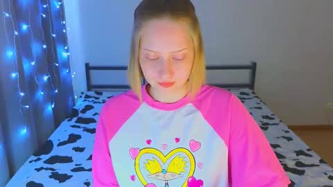 Cutie online show from 11/19/25, 06:02