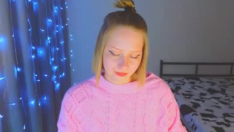 Cutie online show from 12/01/25, 03:28