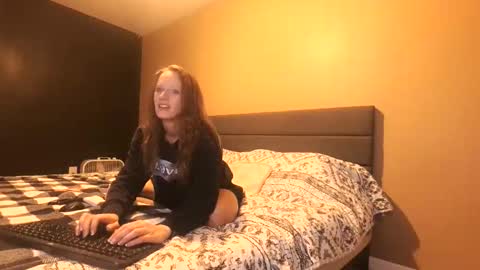 angellove8606 online show from 02/04/26, 06:03