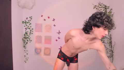 Snapshot of angelo_duarte chatting on 09/18/25, 06:32 Angel online show from 09/18/25, 06:32