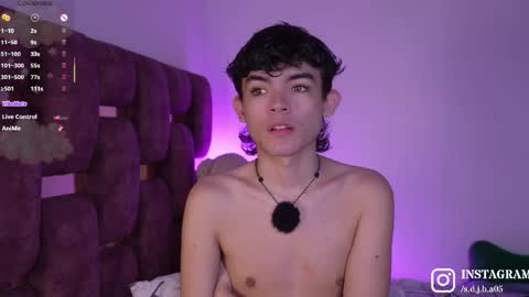 Angelo I work from home this is my room  online show from 04/09/26, 03:28