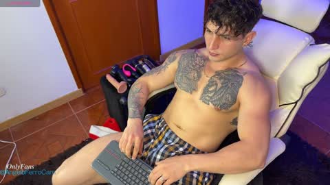 Snapshot of angeloferro1 chatting on 12/25/24, 02:14 Angelo Ferro online show from 12/25/24, 02:14