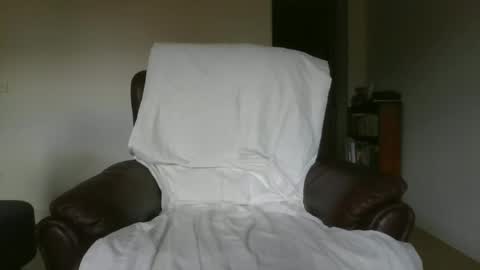 Snapshot of angelor01 chatting on 11/02/25, 12:13 angelor01 online show from 11/02/25, 12:13