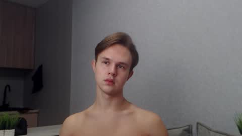 Angel online show from 11/14/25, 09:08