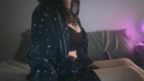 angelrrm online show from 11/11/25, 04:40