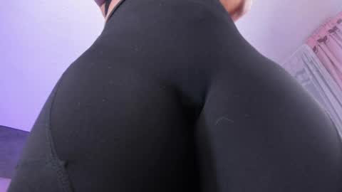 Angela online show from 04/05/26, 01:30