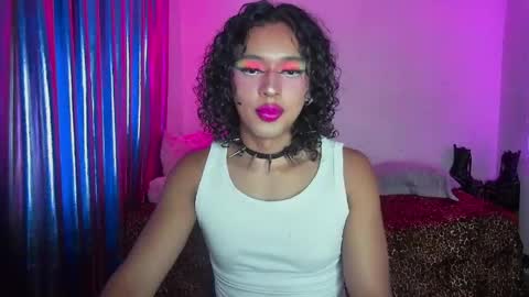 Snapshot of angelsdustxxx chatting on 05/07/26, 07:03 online show from 05/07/26, 07:03