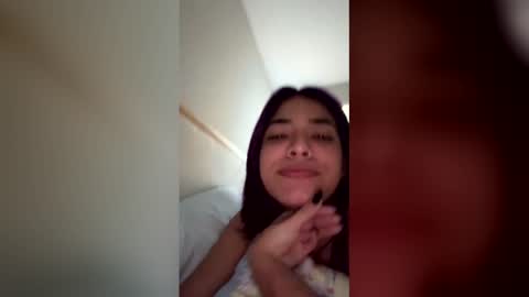 Snapshot of angelsenvy21 chatting on 04/12/26, 04:12 angelsenvy21 online show from 04/12/26, 04:12